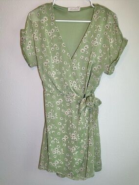 Green Floral Mini Dress Sz XS Wrap Style Boho Festival Pastel Daisies Sundress